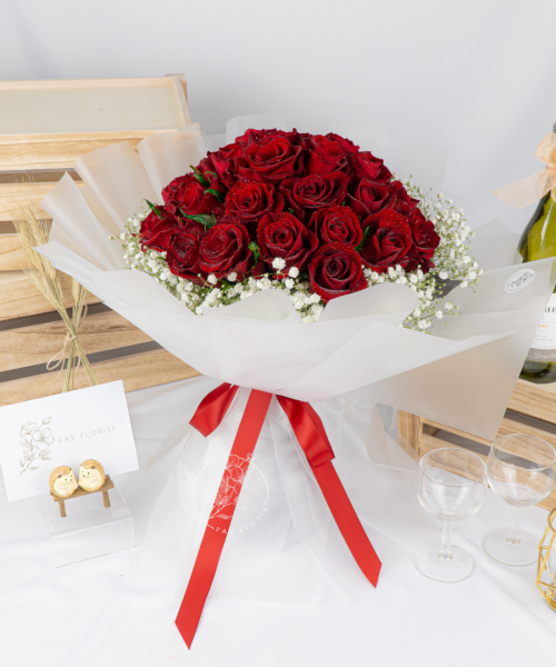 Deluxe – 30 Red Kenya Rose Baby Breath Premium XL Bouquet